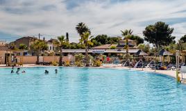 Piscine extérieure du camping Les Sables du Midi